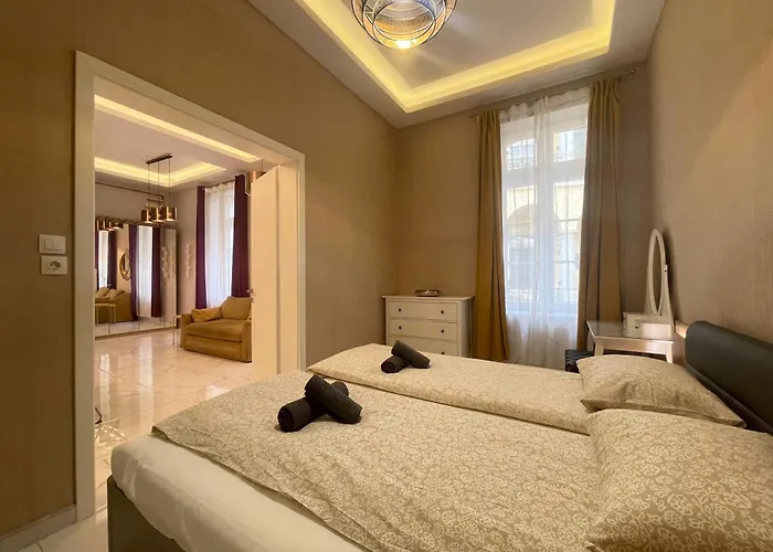 布达城堡链子桥公寓民宿 Apartment *