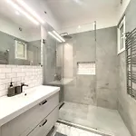 布达城堡链子桥公寓民宿 Apartament *